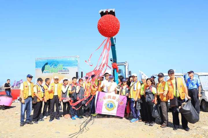 29天清一百噸垃圾，正妹靚機絢麗環島行